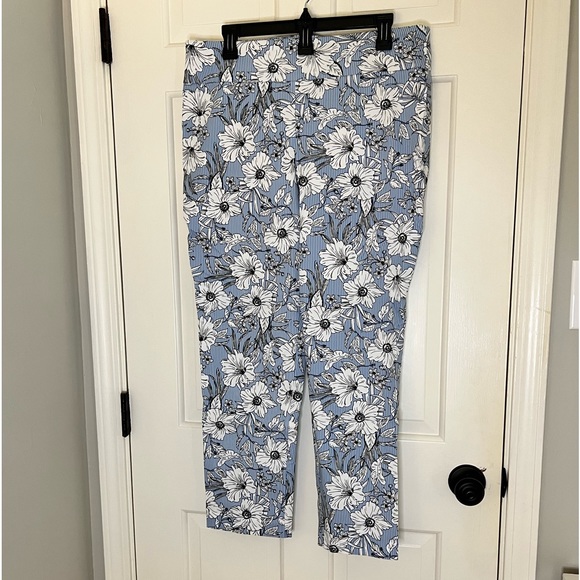 Versona Pants - Versona modern size 16 blue w/white flowers